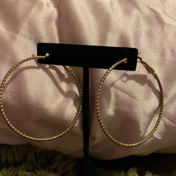 Hoops , chandelier and dangle earrings 4 pairs woman earrings - Picture 5 of 14